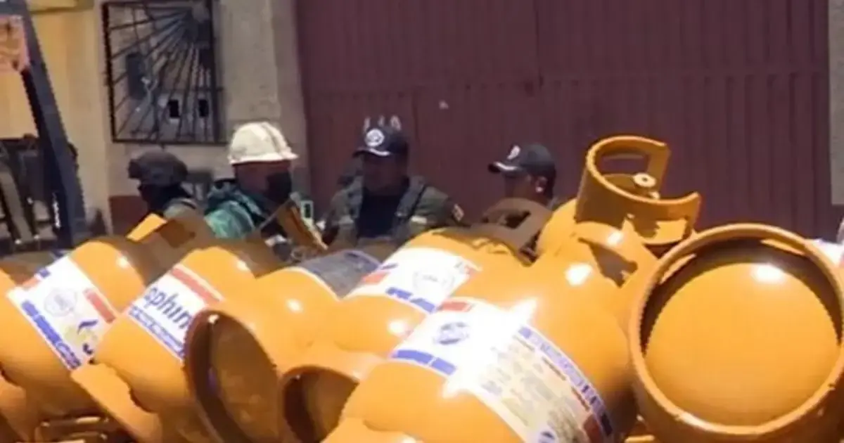 Parte de las garrafas secuestradas.