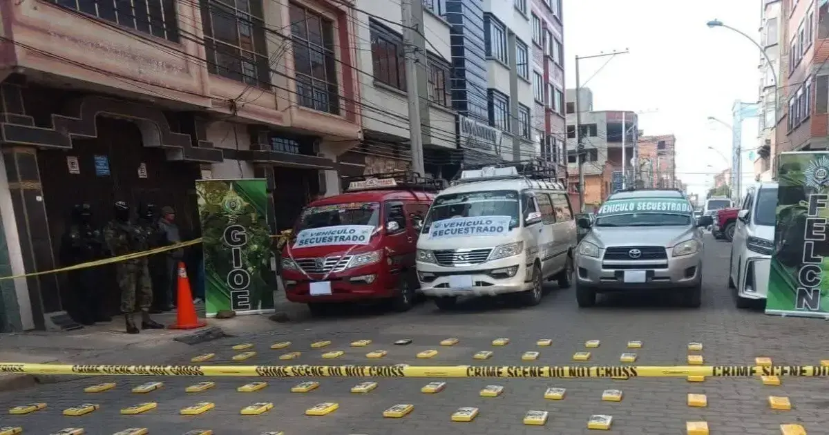 Cerca de 100 kilos de droga y tres vehículos fueron incautados