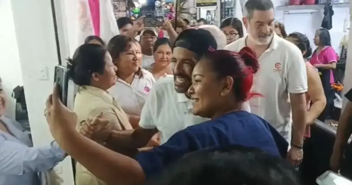 Camacho se acerca a los comerciantes del mercado El Trompillo