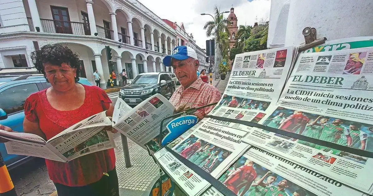 Se imprime la rotativa de EL DEBER que cada dia escribe la historia de Bolivia y el mundo.