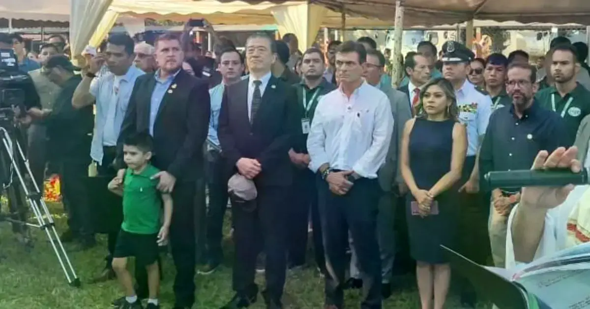 El gobernador Luis Fernando Camacho durante el anuncio.