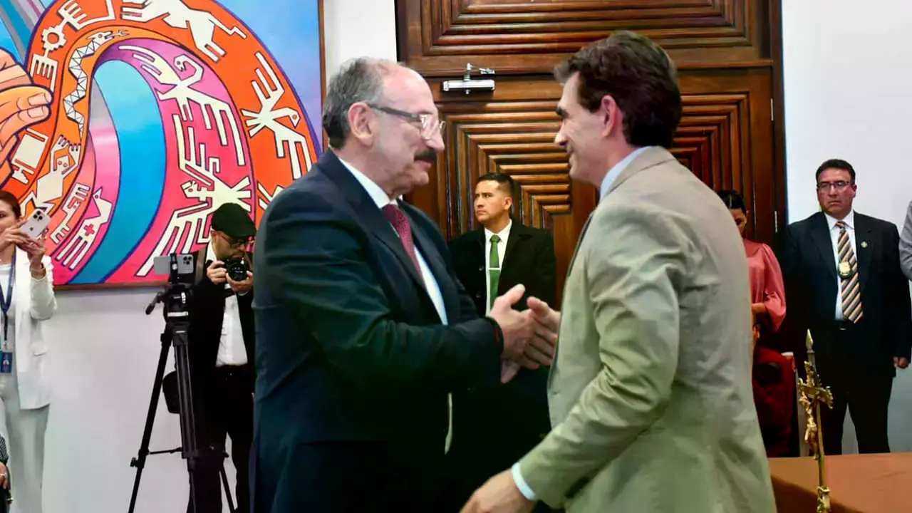 El procurador general del Estado, Hugo León La Faye, durante su posesión.