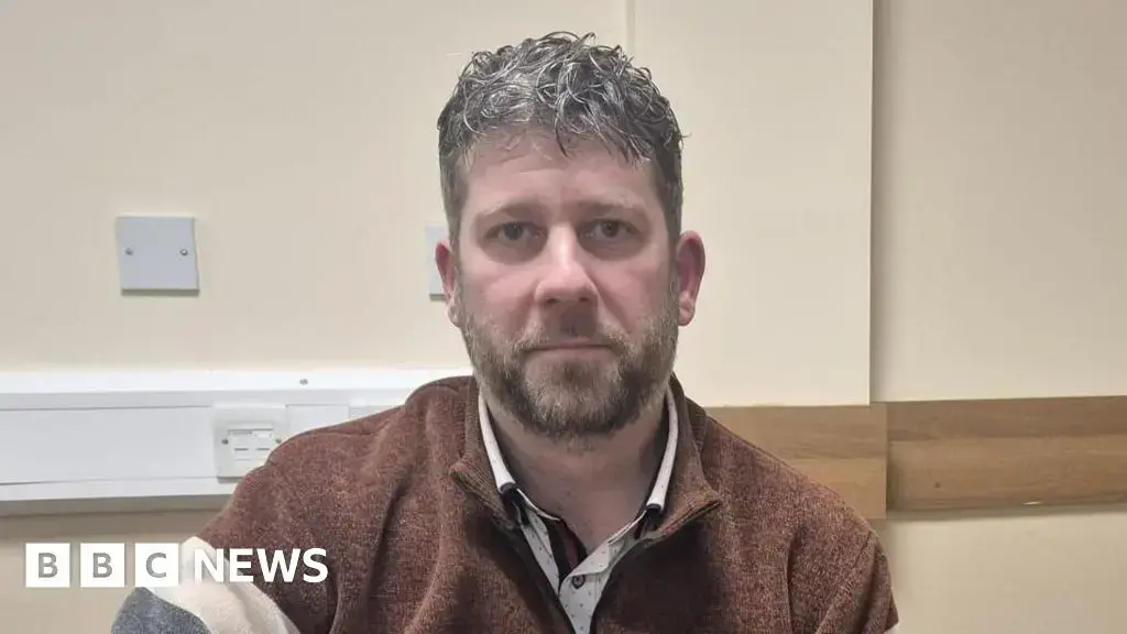 Comerciantes y conductores expresan su frustración por los constantes atascos en la ciudad.