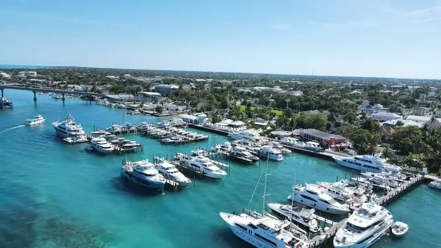 Imagen de referencia de un yate en Bahamas.