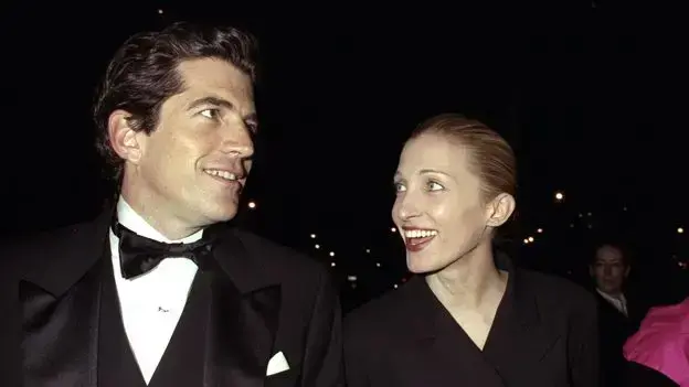 Carolyn Bessette-Kennedy y John F. Kennedy Jr. fueron una icónica pareja en los años 90.