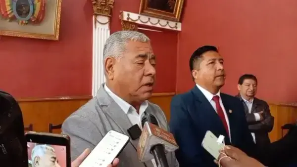 Alcalde de Arica, Orlando Vargas Pizarro a su llegada a Oruro.