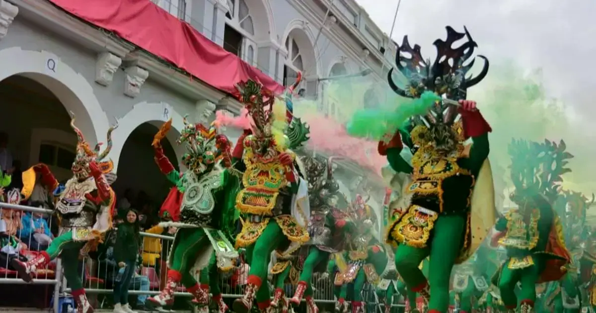 Oruro vive el Carnaval en sus calles