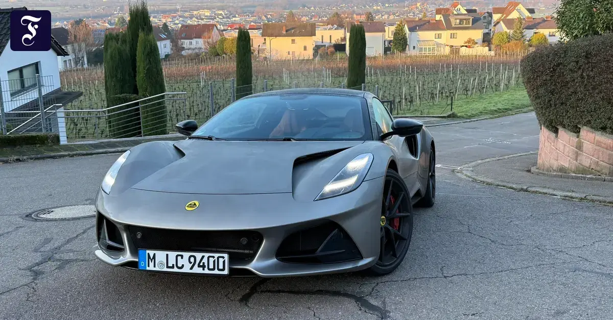 Fahrverhalten wie eine Elise, Komfort wie ein Evora: der Lotus Emira Turbo SE.
