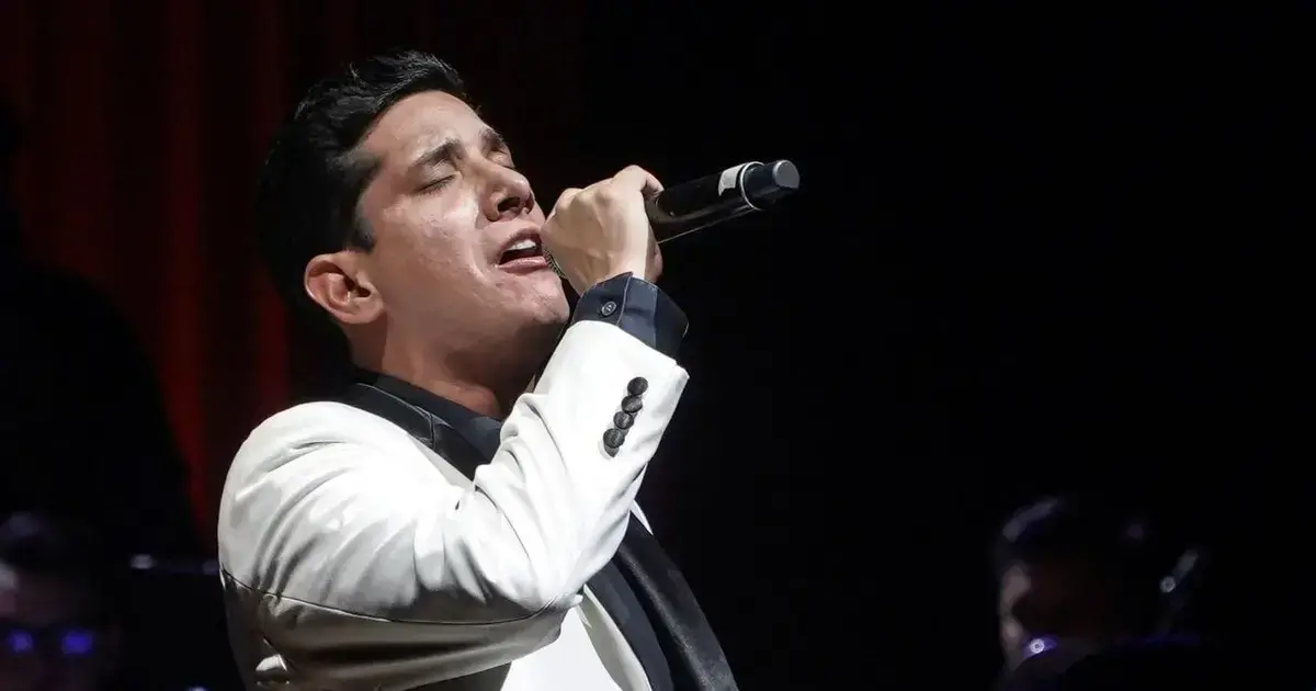 Leo Rosas en presentación con la Orquesta Filarmónica de Santa Cruz de la Sierra