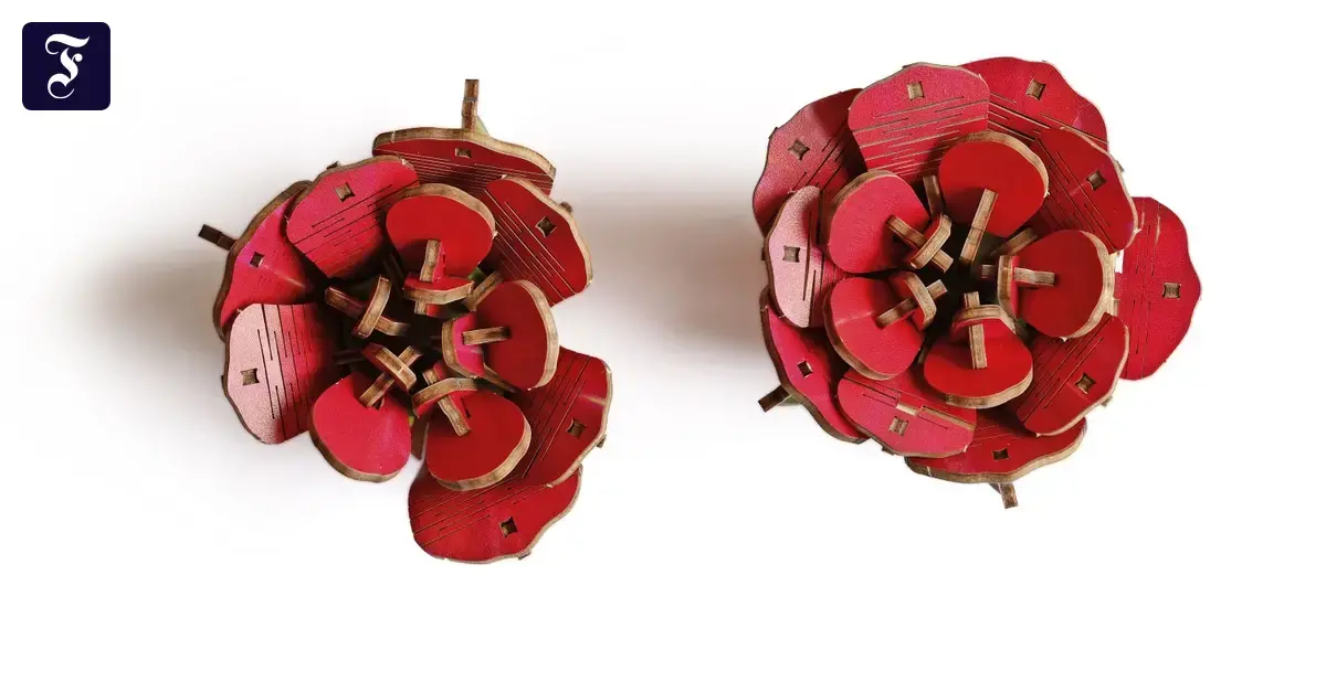 Las rosas de madera requieren mucha paciencia, tolerancia a la frustración y dedos delicados.