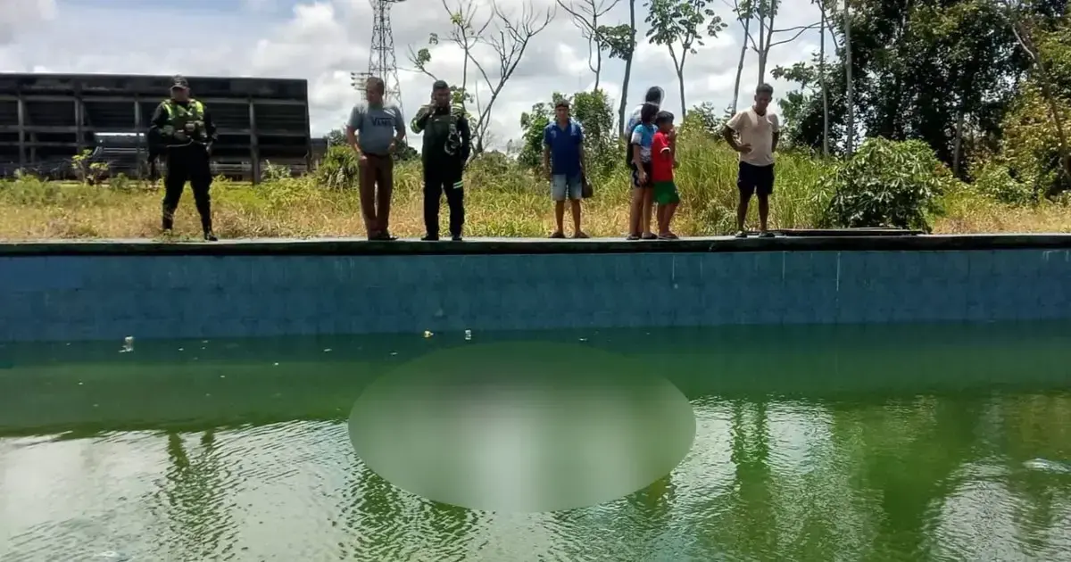 El cadáver del adolescente fue rescatado de la piscina municipal.