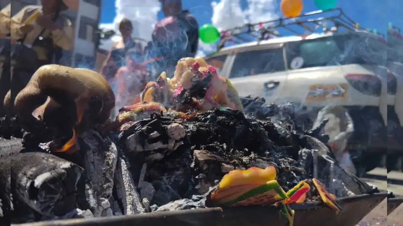 Celebración del Martes de Ch'alla en Cochabamba.