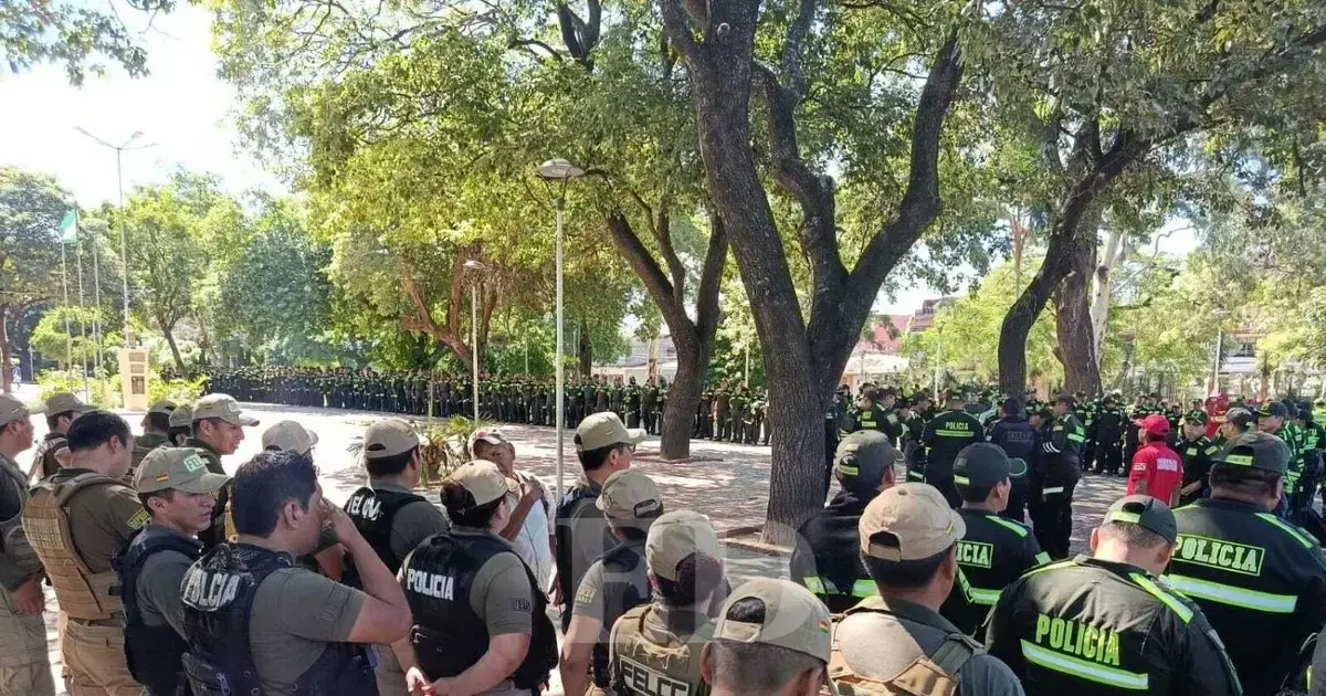 La Policía recorre el primer anillo y las calles del centro cruceño