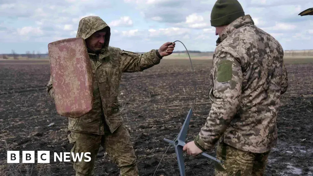 El sistema Starlink se ha convertido en una herramienta vital para dar acceso a internet a las tropas en Ucrania.