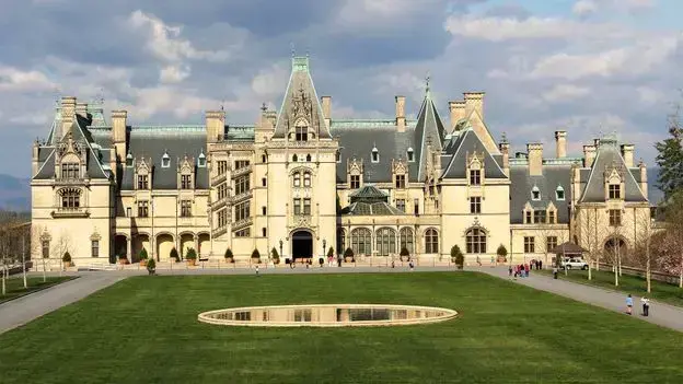 La imponente Biltmore House, la mayor mansión de propiedad privada en EE.UU.