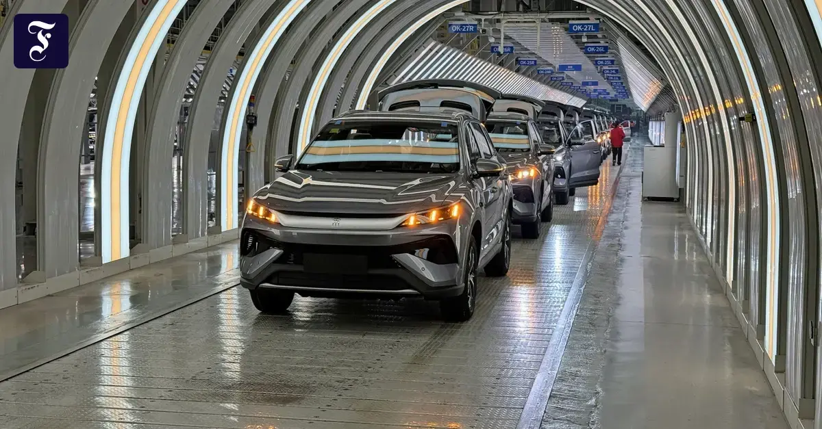 Jede Minute läuft ein Auto vom Band.