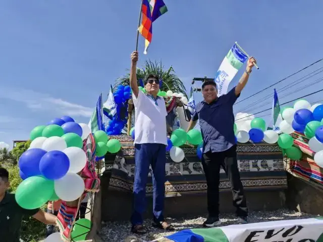Evo Morales (i) y Leonardo Loza en un acto en el Trópico de Cochabamba.