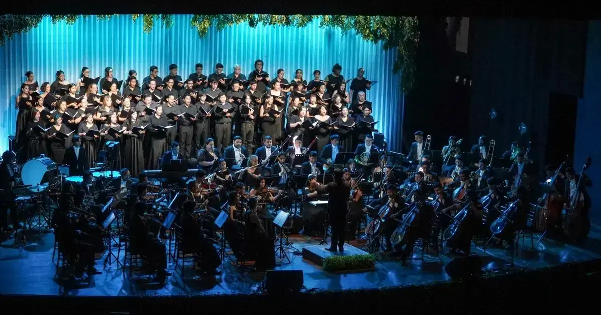 La Orquesta Filarmónica de Santa Cruz de la Sierra reúne músicos de todas las edades.