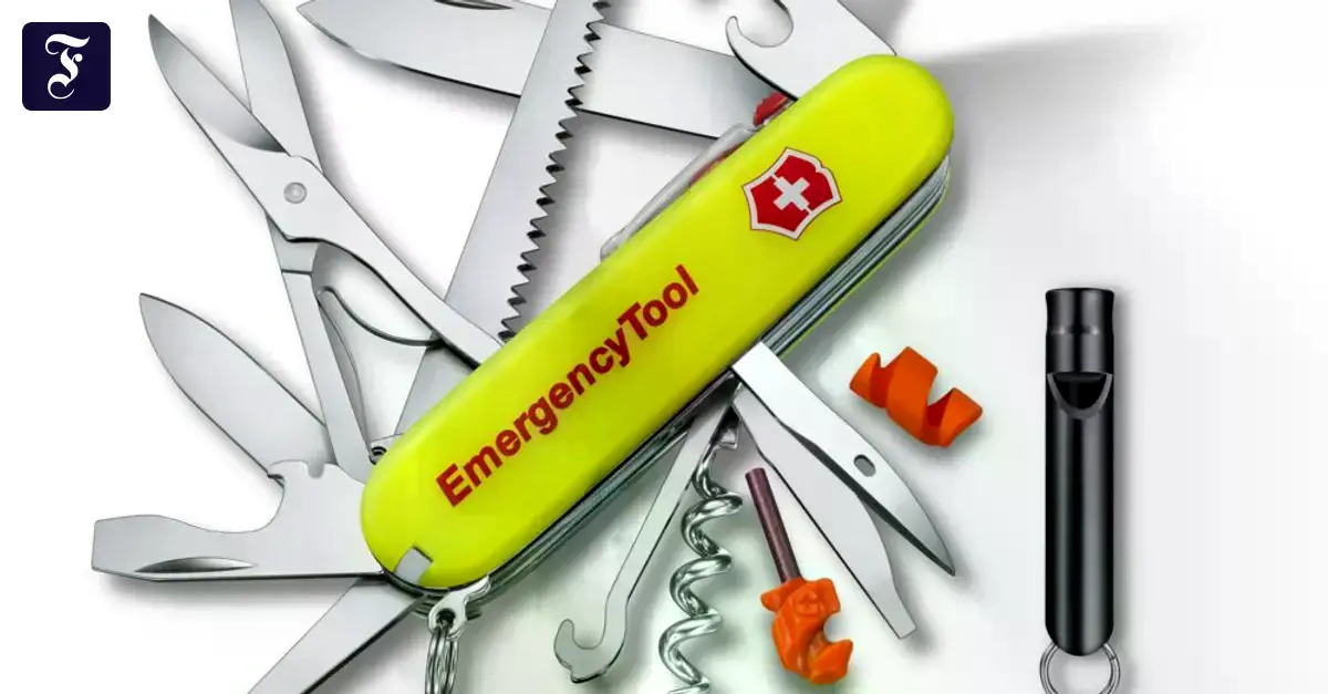 Victorinox Taschenwerkzeug, Kameraobjektiv, Skibrille, Waschtrockner und Stirnlampe