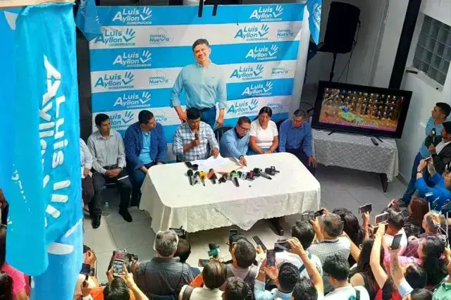 El candidato Luis Ayllón, este jueves.