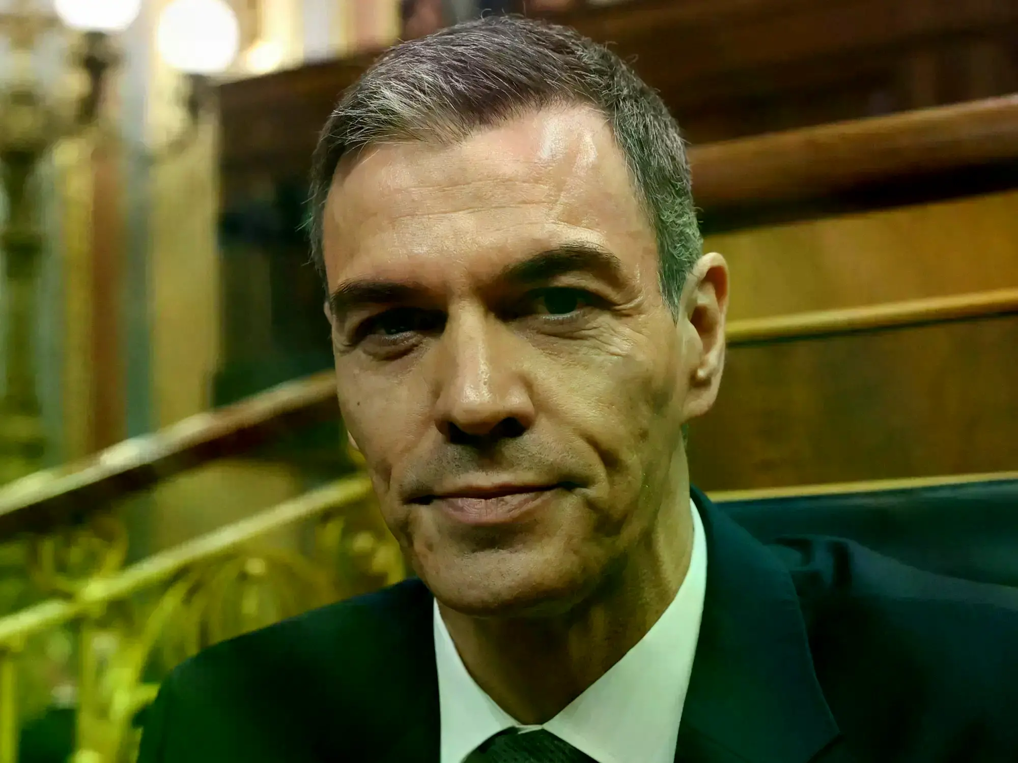 El jefe del gobierno de España, Pedro Sánchez, complicado por un supuesto caso de abuso sexual en la Policía Nacional.