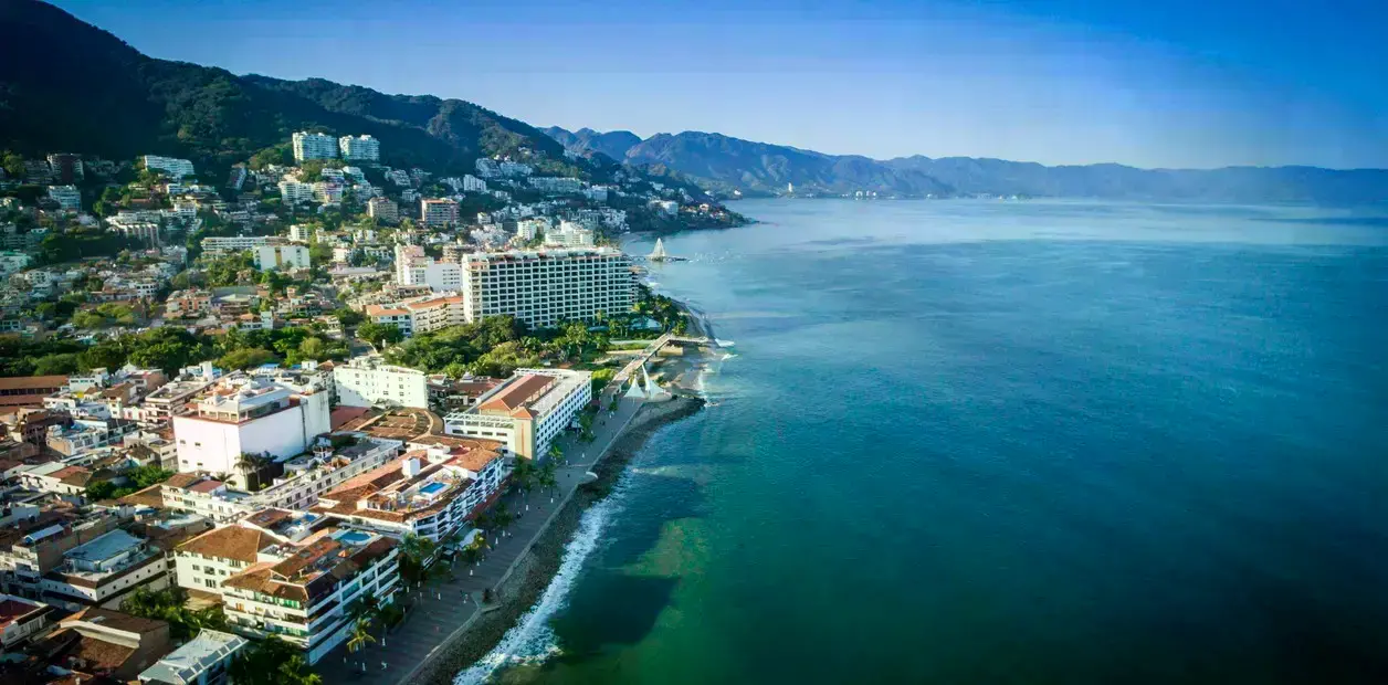 Vista aérea de Puerto Vallarta, destino turístico de México.