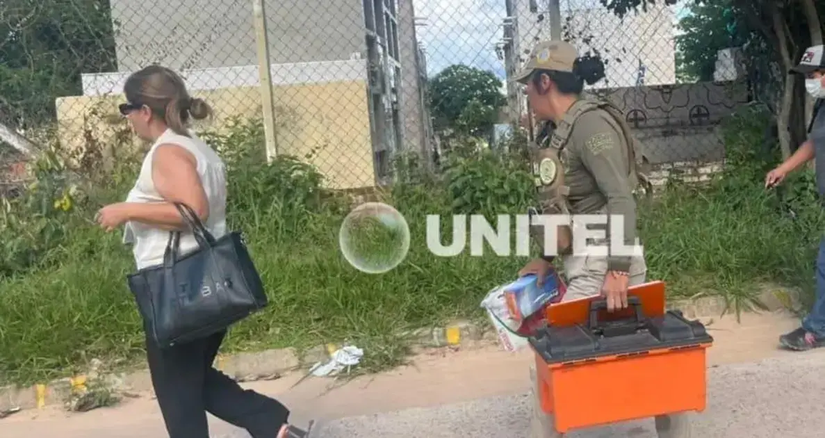 Personal policial y del Ministerio Público en uno de los actos investigativos