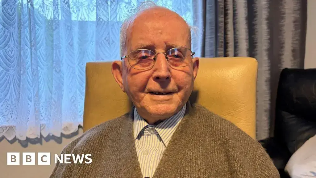 Charlie O'Leary celebra su 102 cumpleaños a principios de febrero.