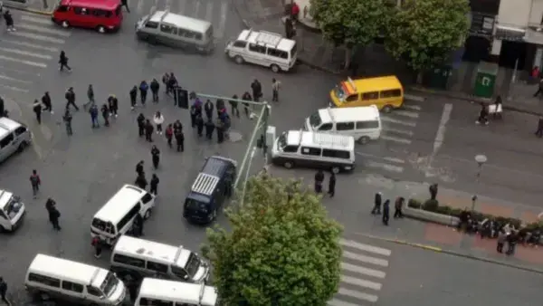 Protesta de choferes en el centro de La Paz