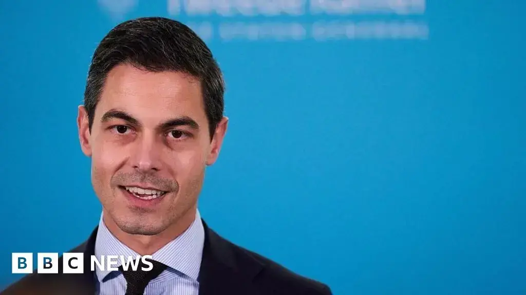 Rob Jetten en su ceremonia de juramento con el rey Guillermo Alejandro