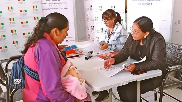 El TED Chuquisaca recibe desde ayer las solicitudes de excusa en la capital.