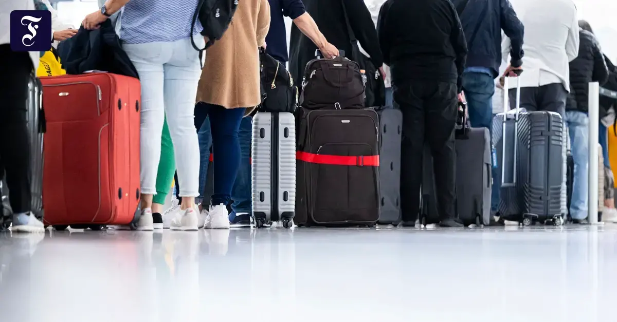 La cinta transportadora de equipaje en un aeropuerto.