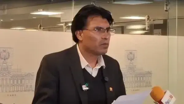 El senador Nilton Condori, de la alianza Alianza Unidad.