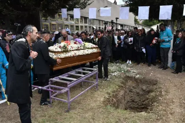 El entierro de David Santalla en el Cementerio General de La Paz.