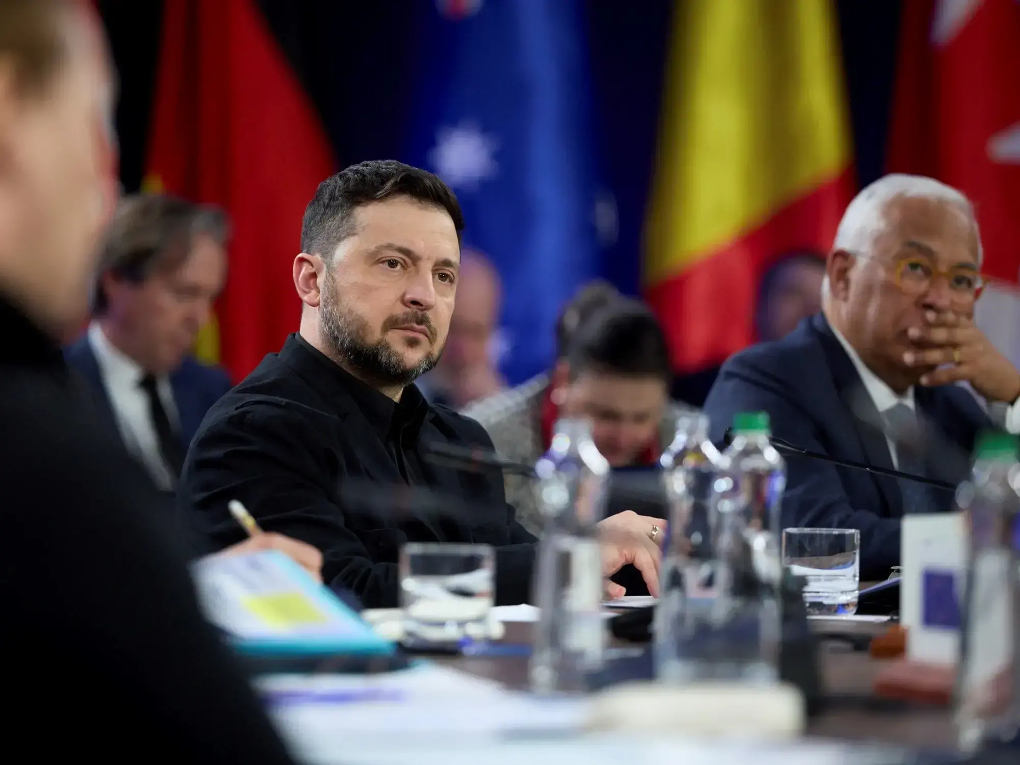 Volodímir Zelensky en una conferencia por el cuarto aniversario de la guerra.