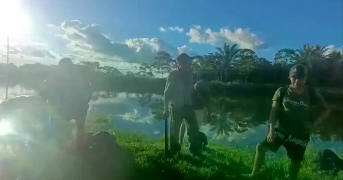 Rescatistas observan la falta de cuidado de los pescadores en Guarayos.