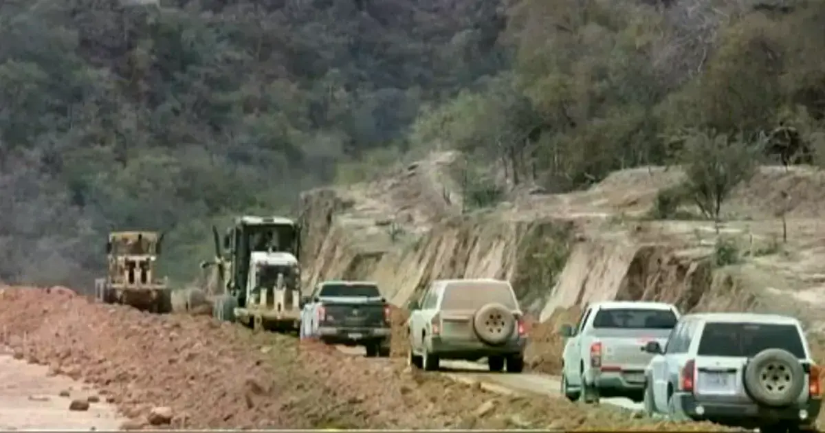 Karen Sánchez muestra los tramos que restan para completar la carretera Villa Montes-Tarija.