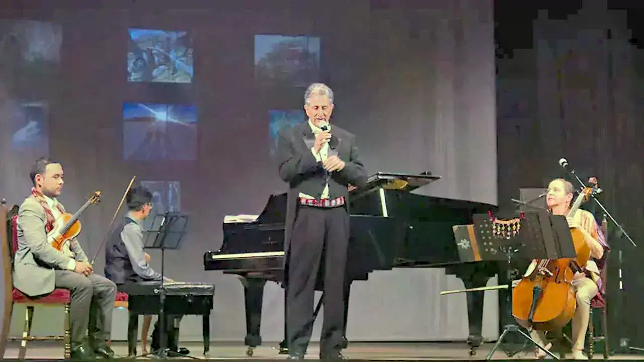 El Trío Apolo durante una presentación.