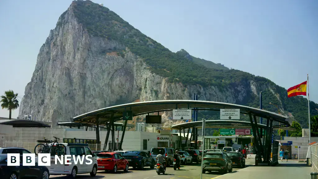 La verja fronteriza entre España y Gibraltar.