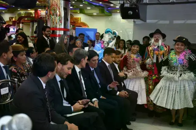 Paz elogia cholets alteños junto al presidente de la CAF.