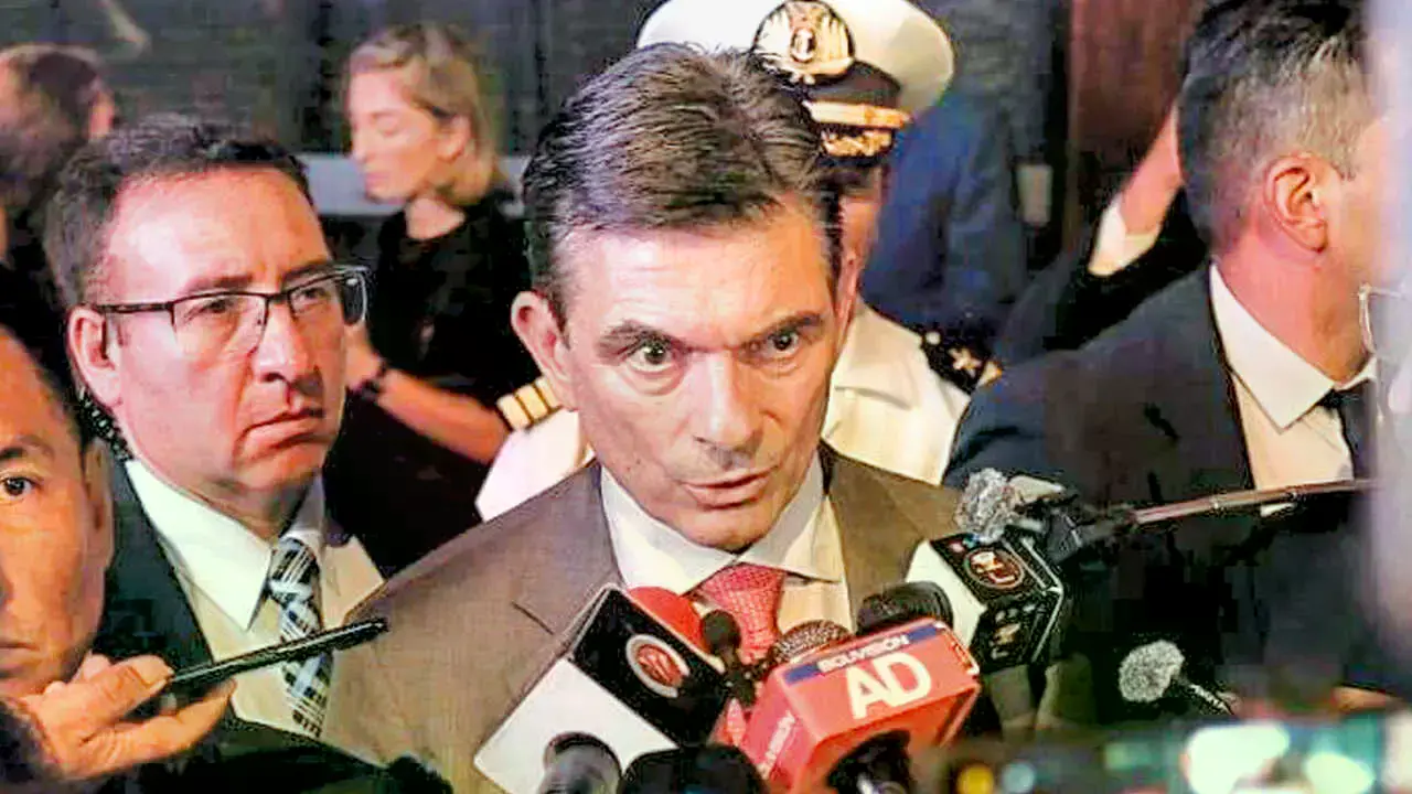 El presidente Rodrigo Paz en una conferencia de prensa.