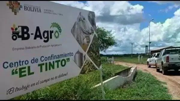 Ingreso al centro de producción de B-Agro.