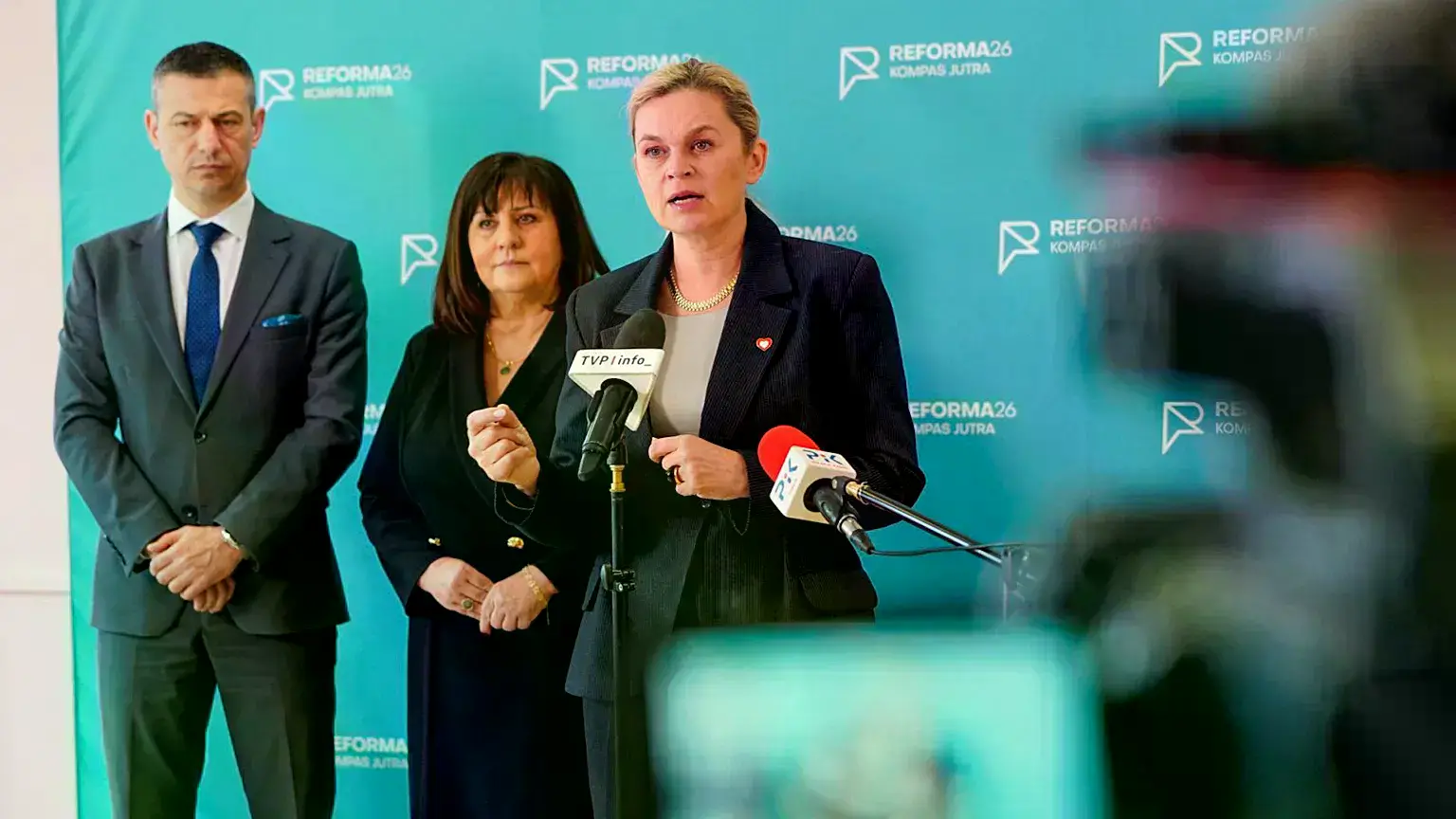 La ministra de Educación polaca, Barbara Nowacka, durante una reunión.