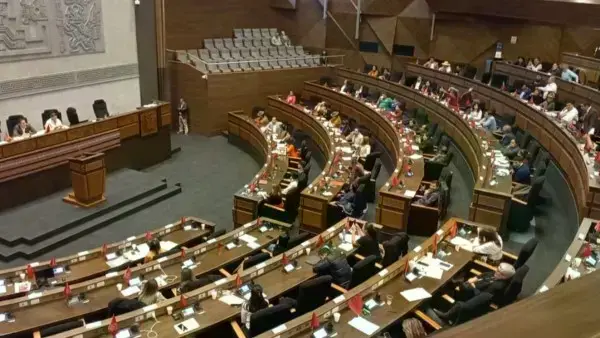 Sesión del Legislativo de interpelación al ministro de Hidrocarburos, Mauricio Medinaceli.