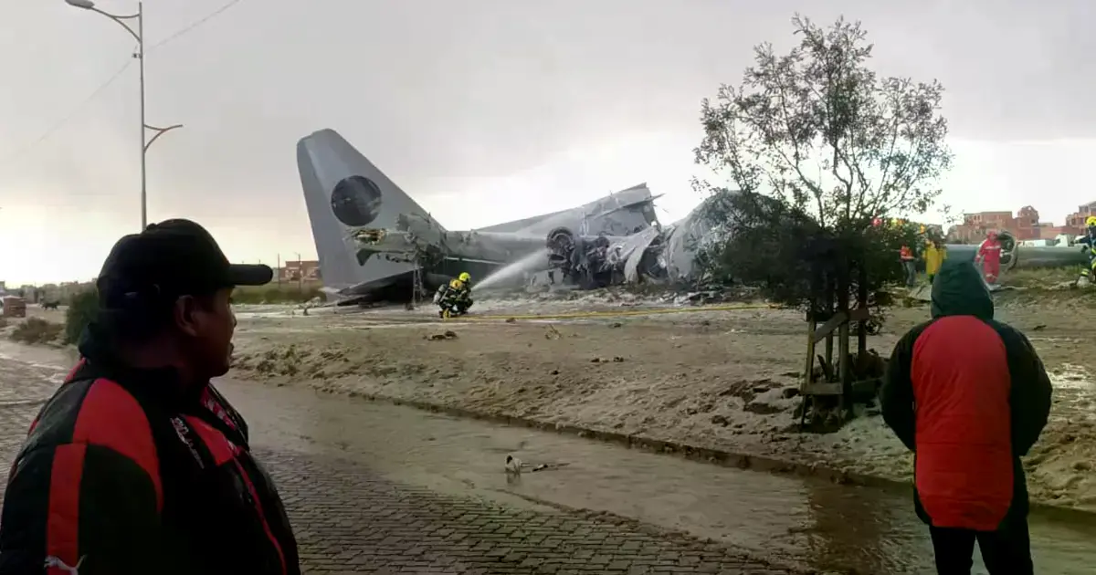 El avión militar de carga accidentado este viernes, en El Alto
