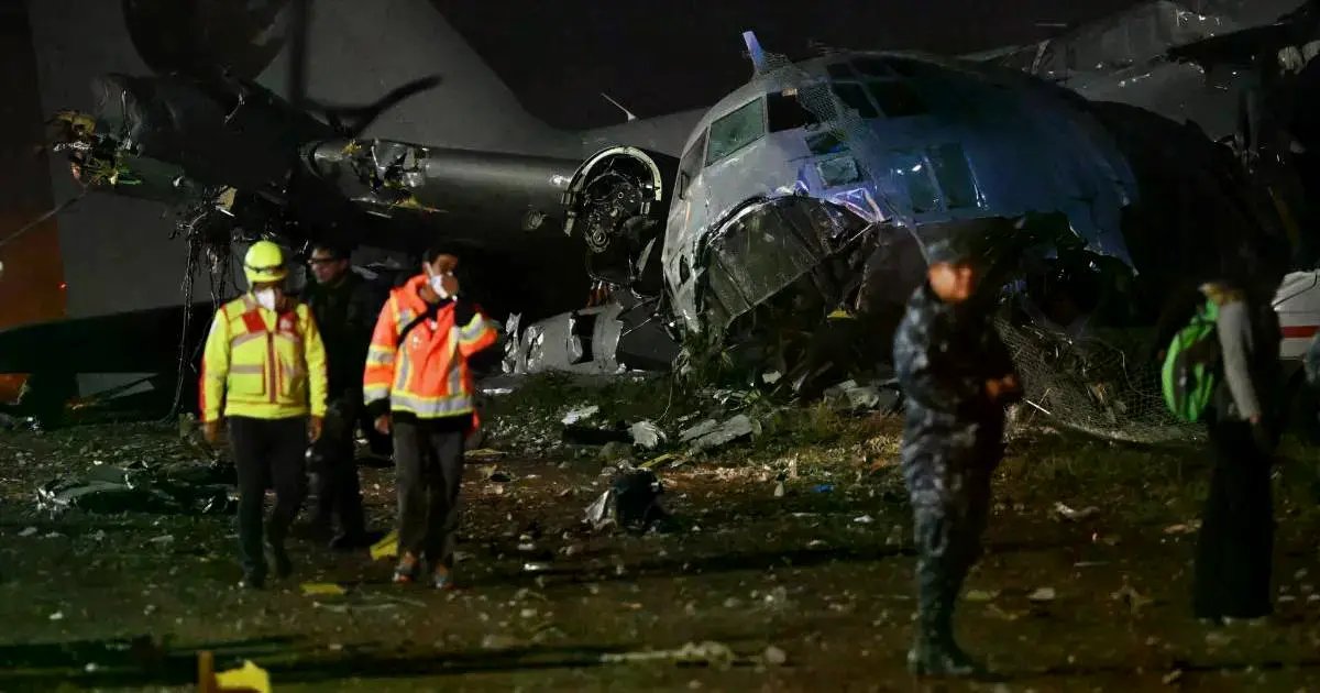 Así quedó el avión que sufrió un accidente durante las maniobras de aterrizaje