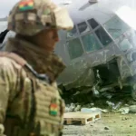 Militares retiran restos del avión Hércules accidentado en El Alto