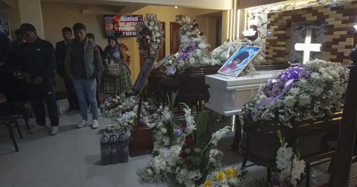 Velatorio de la familia que falleció en el accidente aéreo acaecido en la ciudad de El Alto.