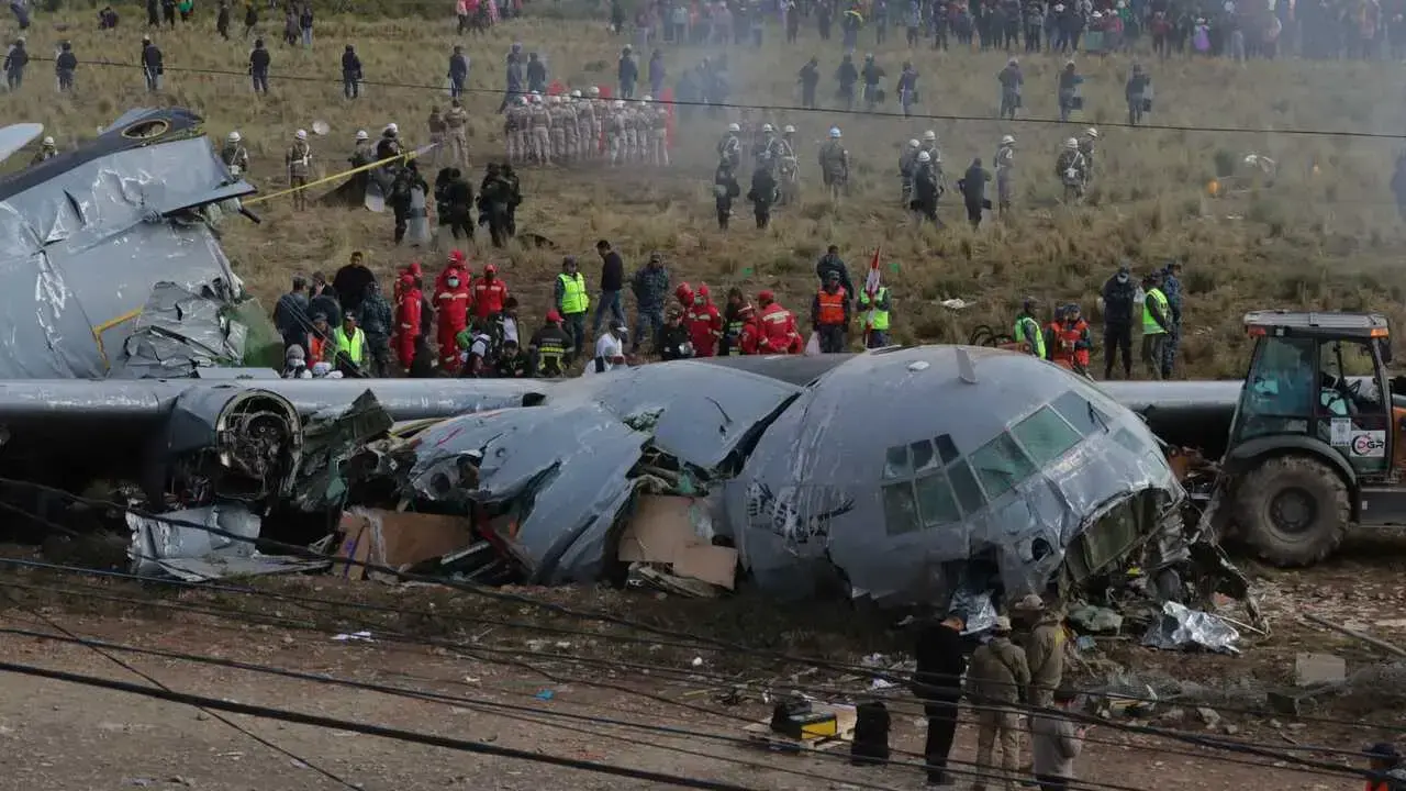 Imagen del accidente aéreo en El Alto.