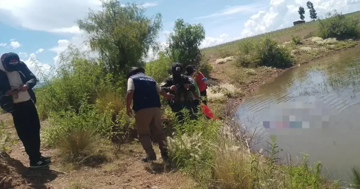 El cuerpo de la mujer es recuperado por la Policía